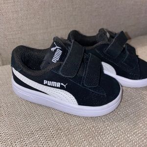 Toddler size 4 Puma with straps